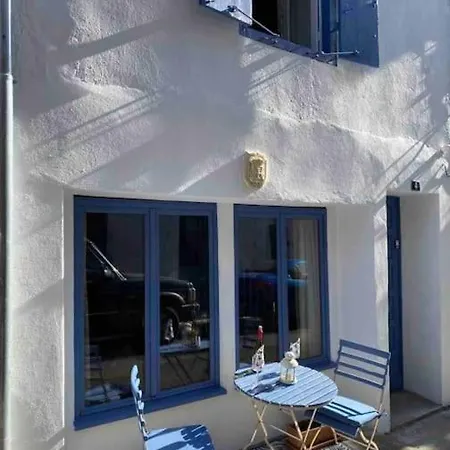 Cheerful, Traditional 3 Bedroom In Кийан