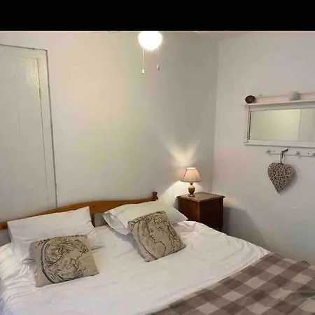 Cheerful, Traditional 3 Bedroom In 別荘
