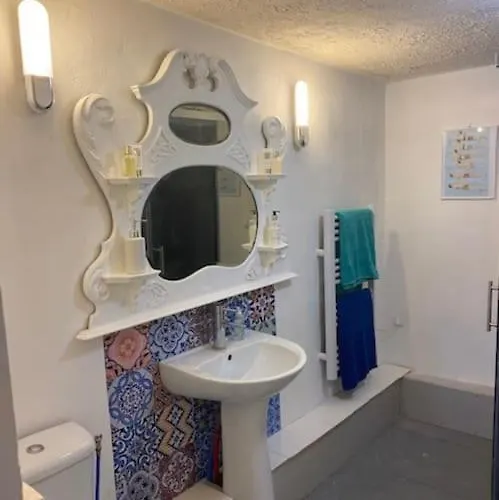 Cheerful, Traditional 3 Bedroom In Hébergement de vacances Quillan
