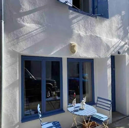 Cheerful, Traditional 3 Bedroom In Quillan
