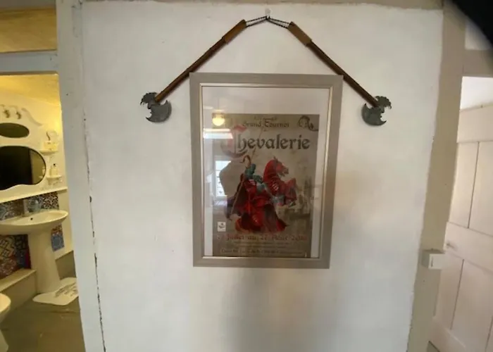 Cheerful, Traditional 3 Bedroom In Hébergement de vacances *