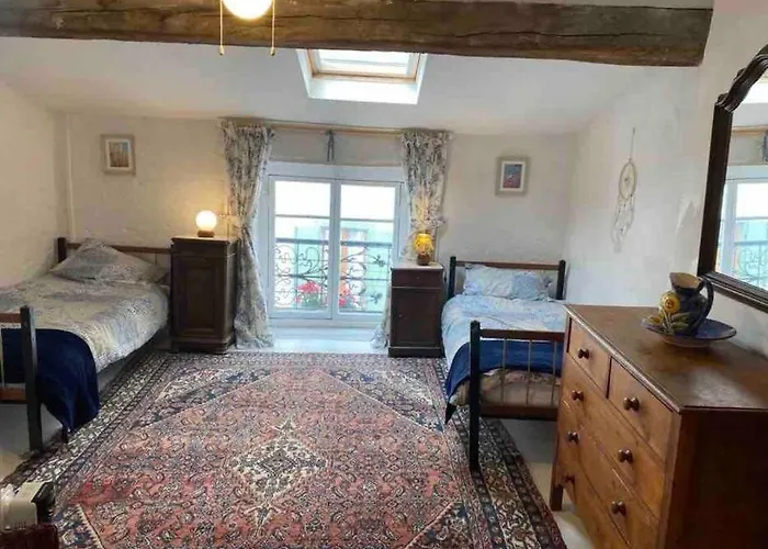 Hébergement de vacances Cheerful, Traditional 3 Bedroom In Quillan