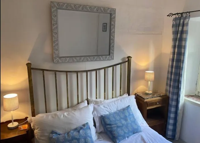 Cheerful, Traditional 3 Bedroom In Quillan
